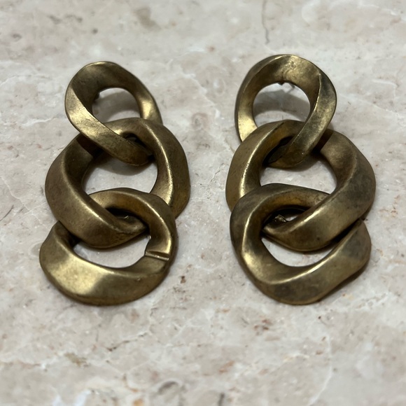 Zara Chain Link Earrings - Picture 2 of 5